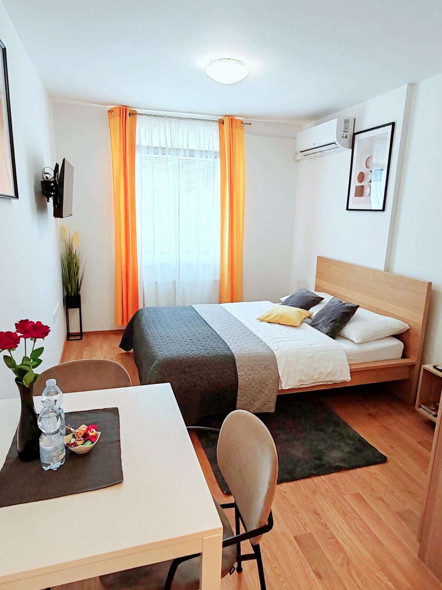 Lucky Center Ljubljana Apartment Room photo